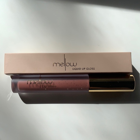 2 for $15 Mellow Liquid Lipgloss - Picture 1 of 3